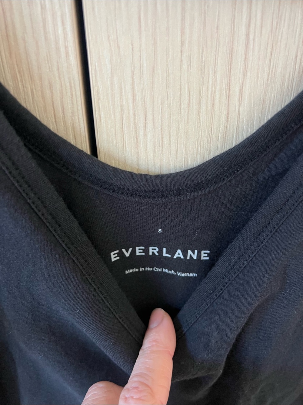 Everlane Black Scoop Neck Tank Top - Picture 3 of 3